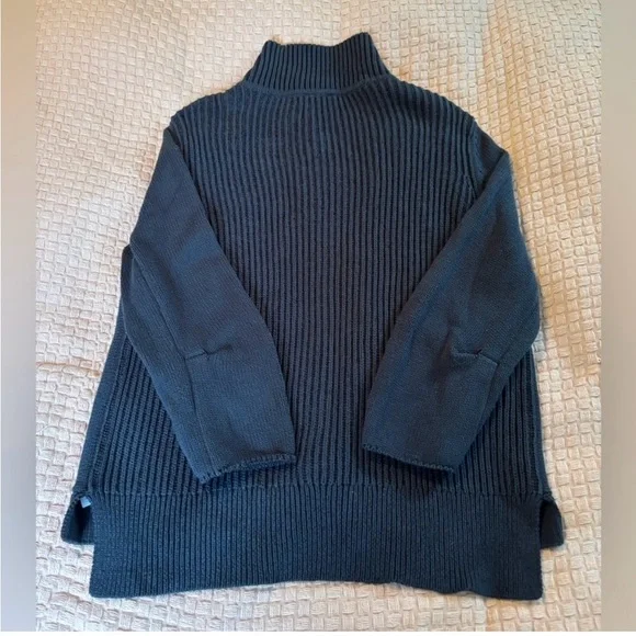 CAbi Pursuit Cardigan Sweater Navy Blue
Women's Size Medium - Picture 5 of 6